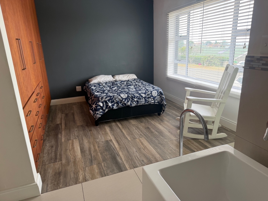 5 Bedroom Property for Sale in Dana Bay Western Cape